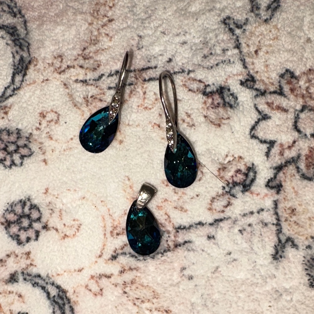 Elegant Blue and Silver Jewelry Set